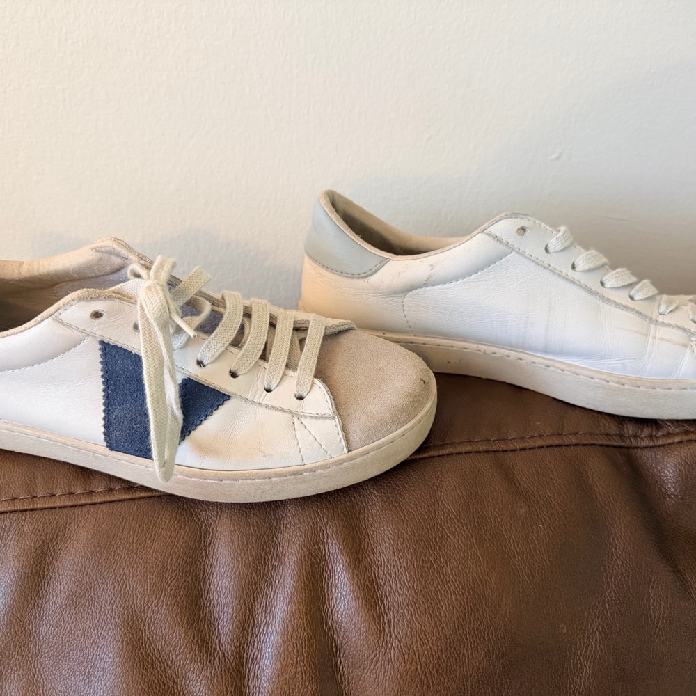 Victoria Women's White and Blue Sneakers